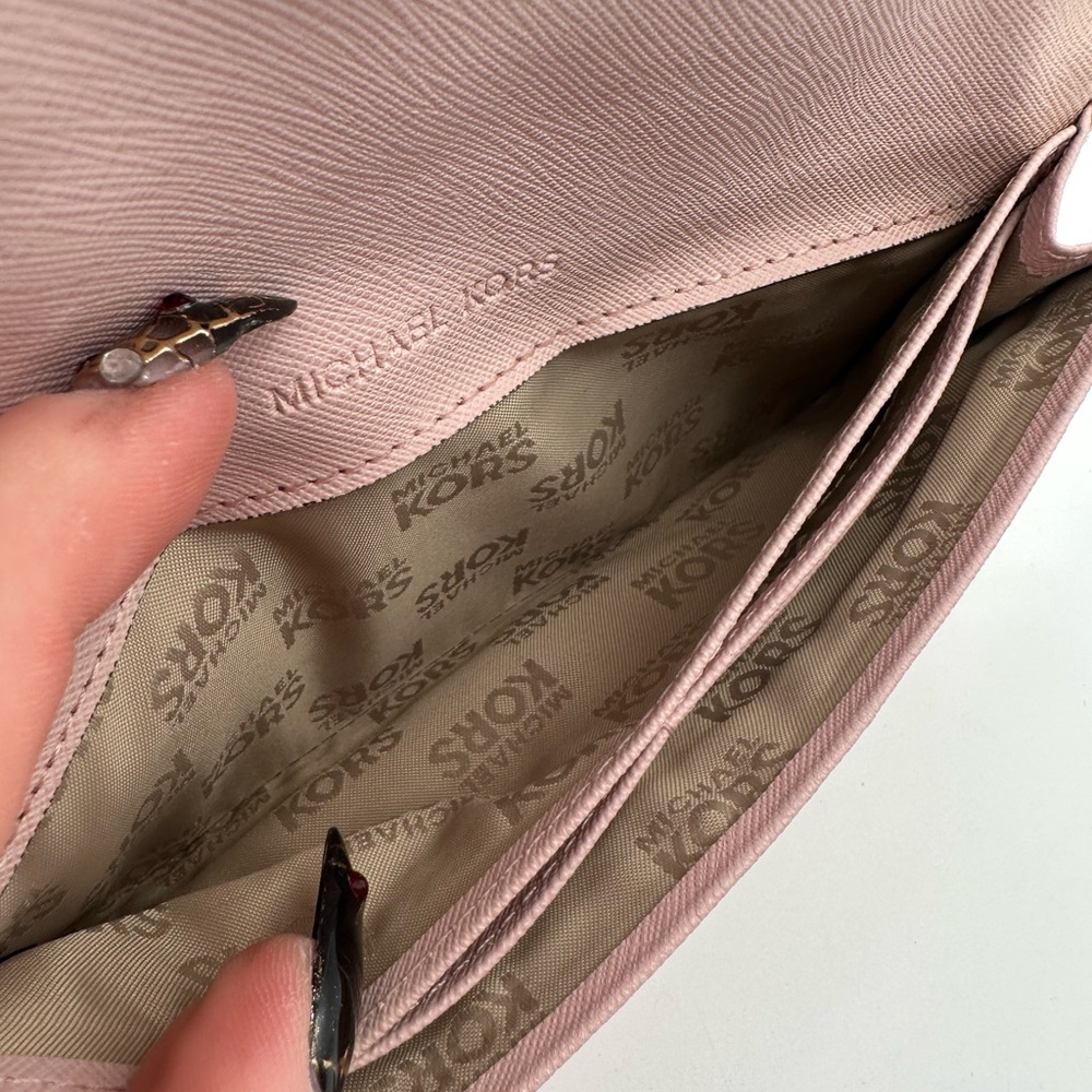 GIVEAWAY Michael Kors Blush Pink Wallet with Gold Accent - Picture 7 of 8